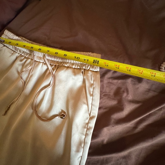 Satin cargo gold Jogger Pants - Picture 5 of 8